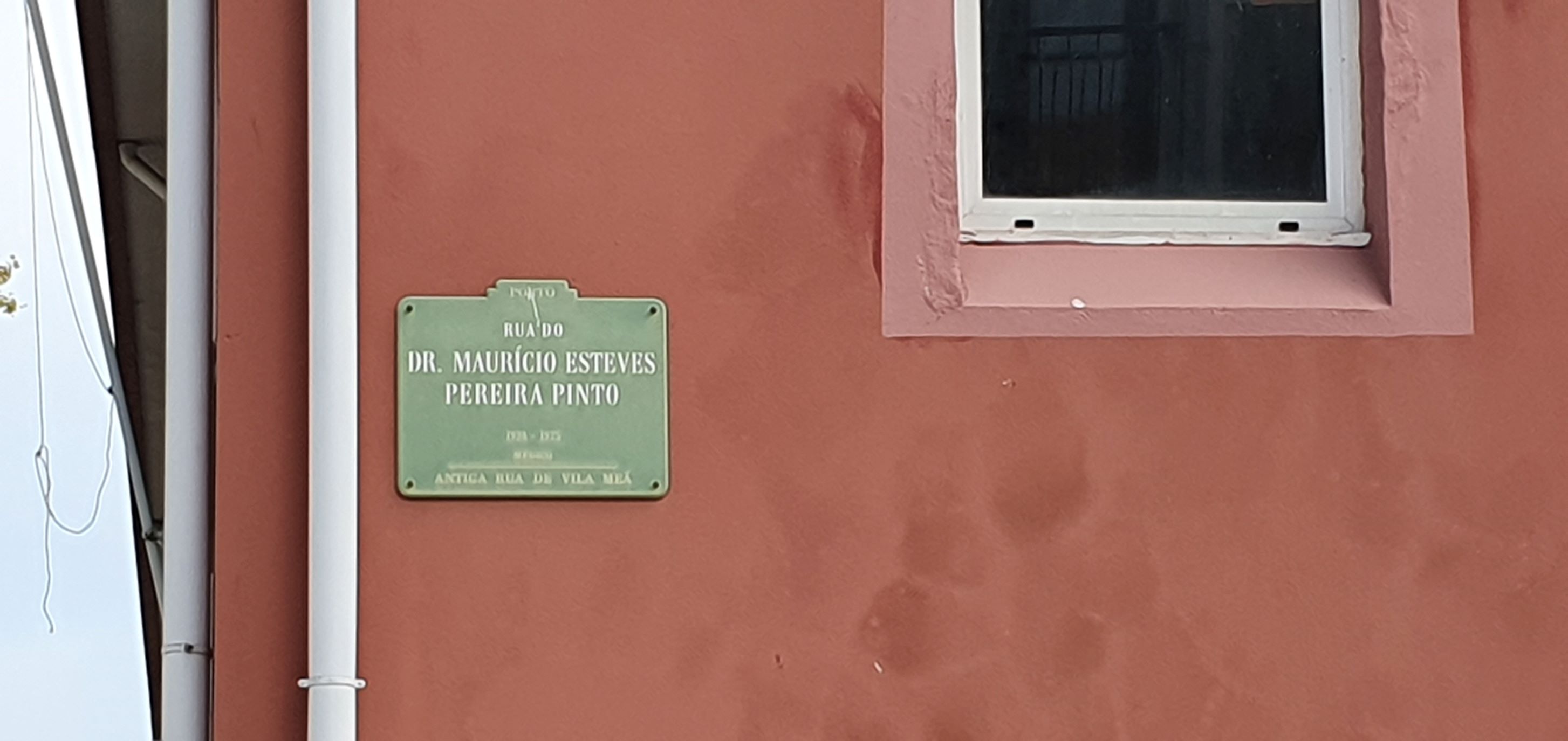 Maurício Esteves Pereira Pinto's toponymy plaque, Porto, by Antonio Miguel Santos (1).jpg